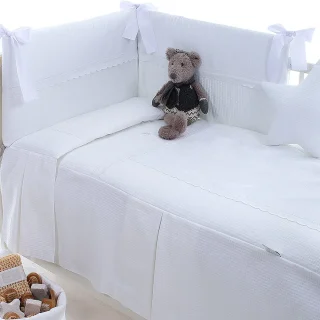 Colcha+ Protector cuna Lucia Uzturre